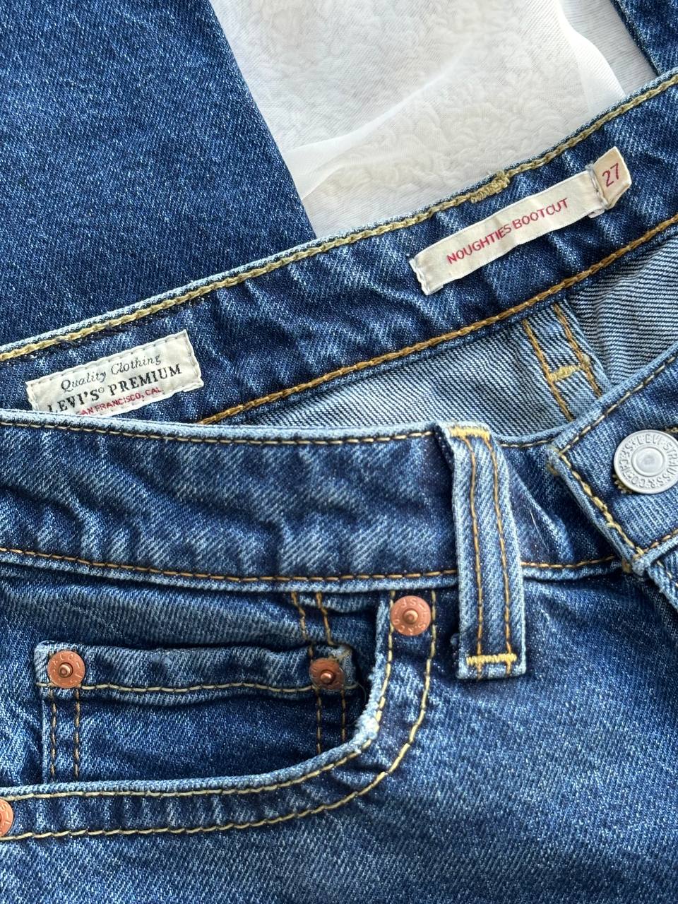 LEVI'S BOOT CUT (36)