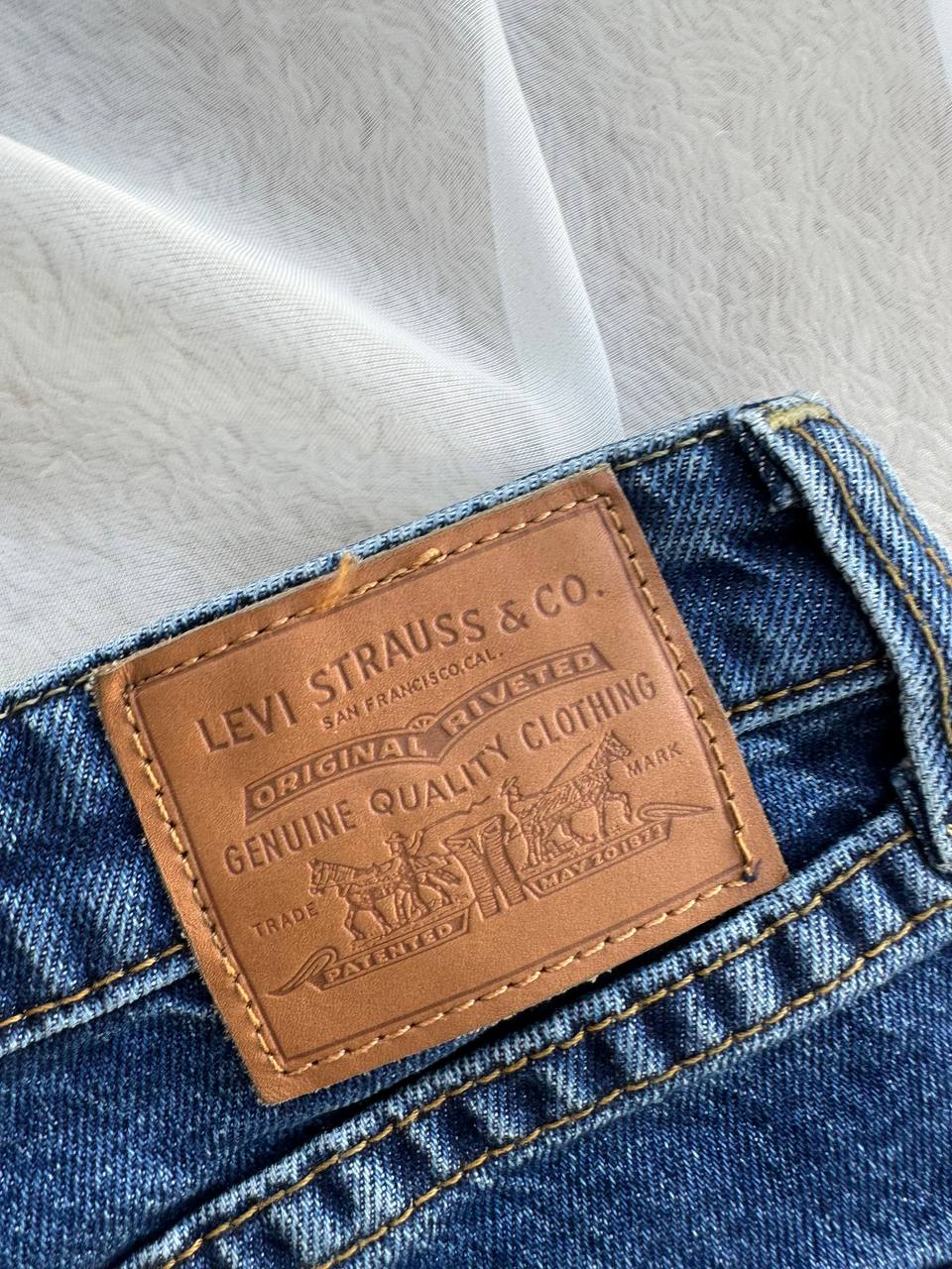 LEVI'S BOOT CUT (36)