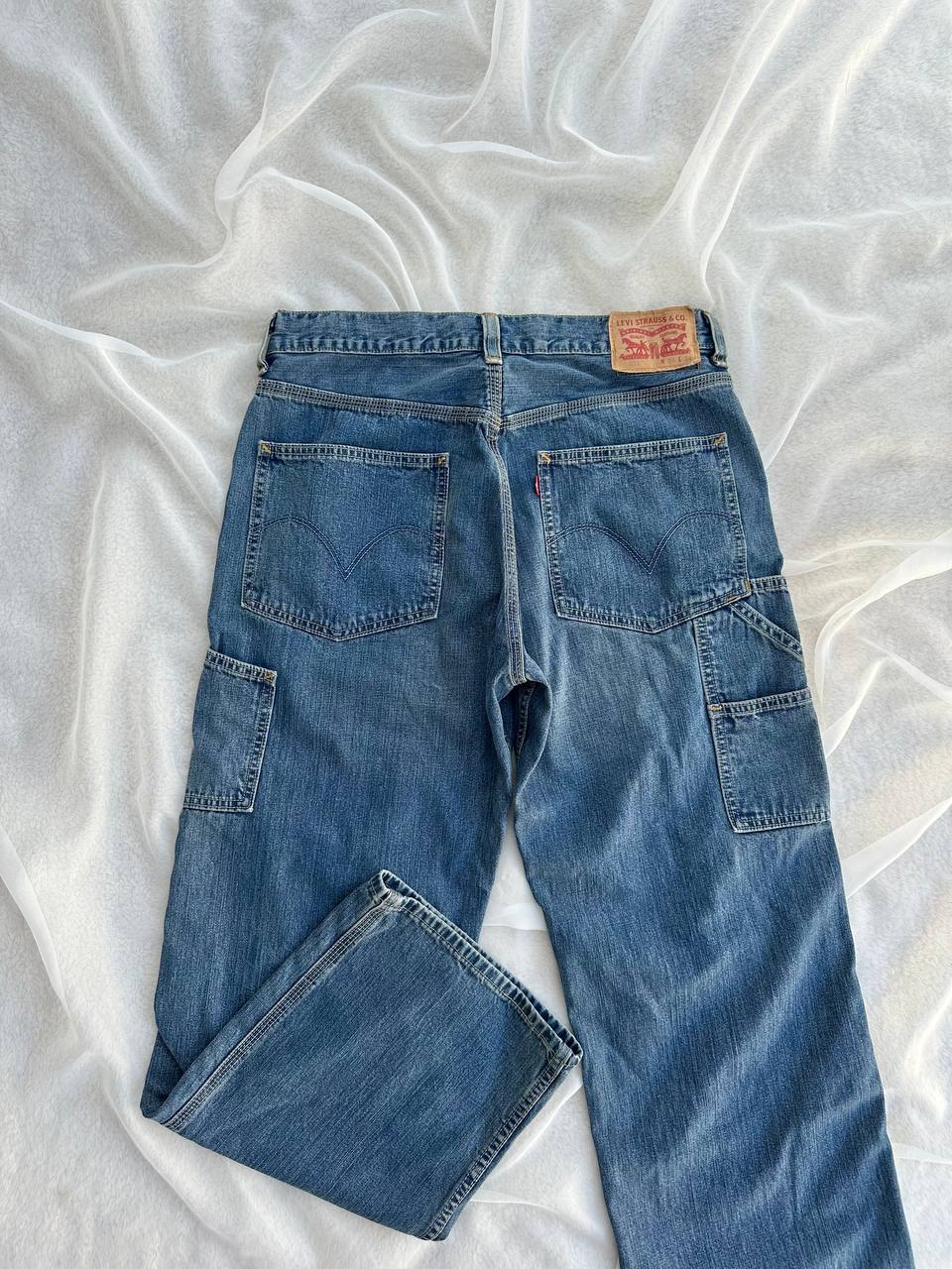 LEVI'S CARP. STRAIGHT (42)