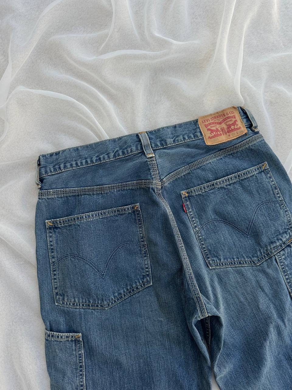 LEVI'S CARP. STRAIGHT (42)
