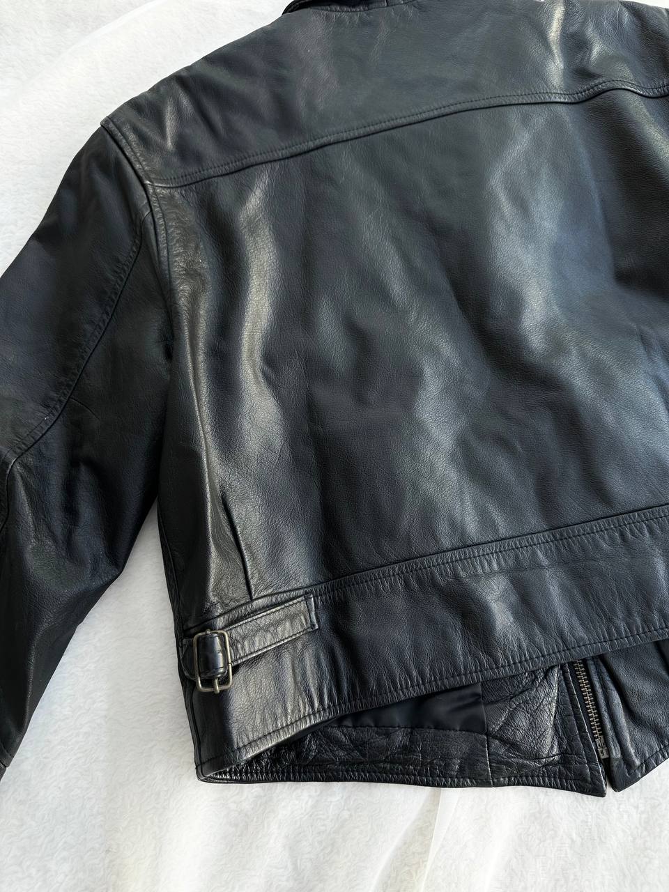 LEATHER JACKET (M)