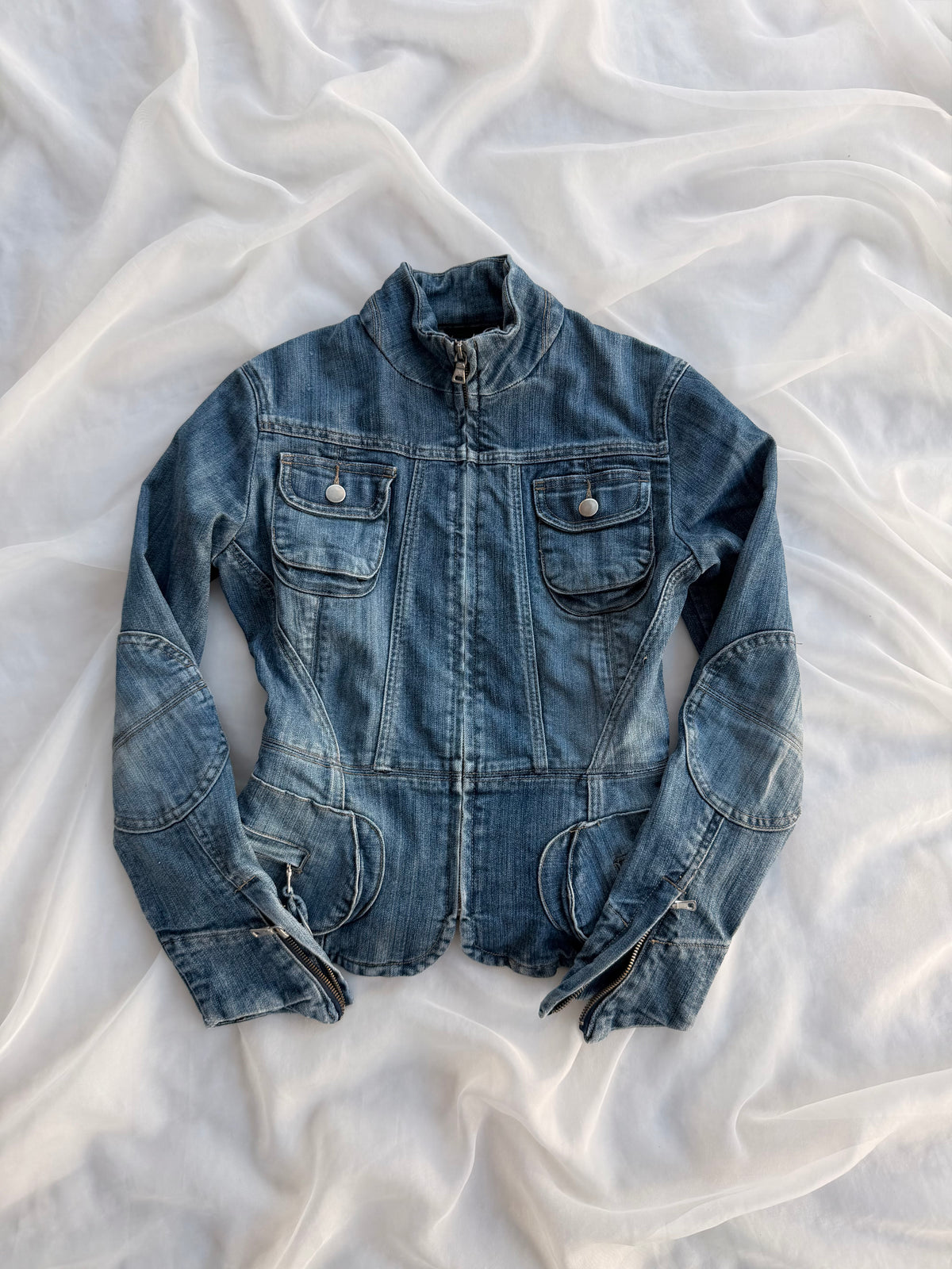 DENIM JACKET (S)