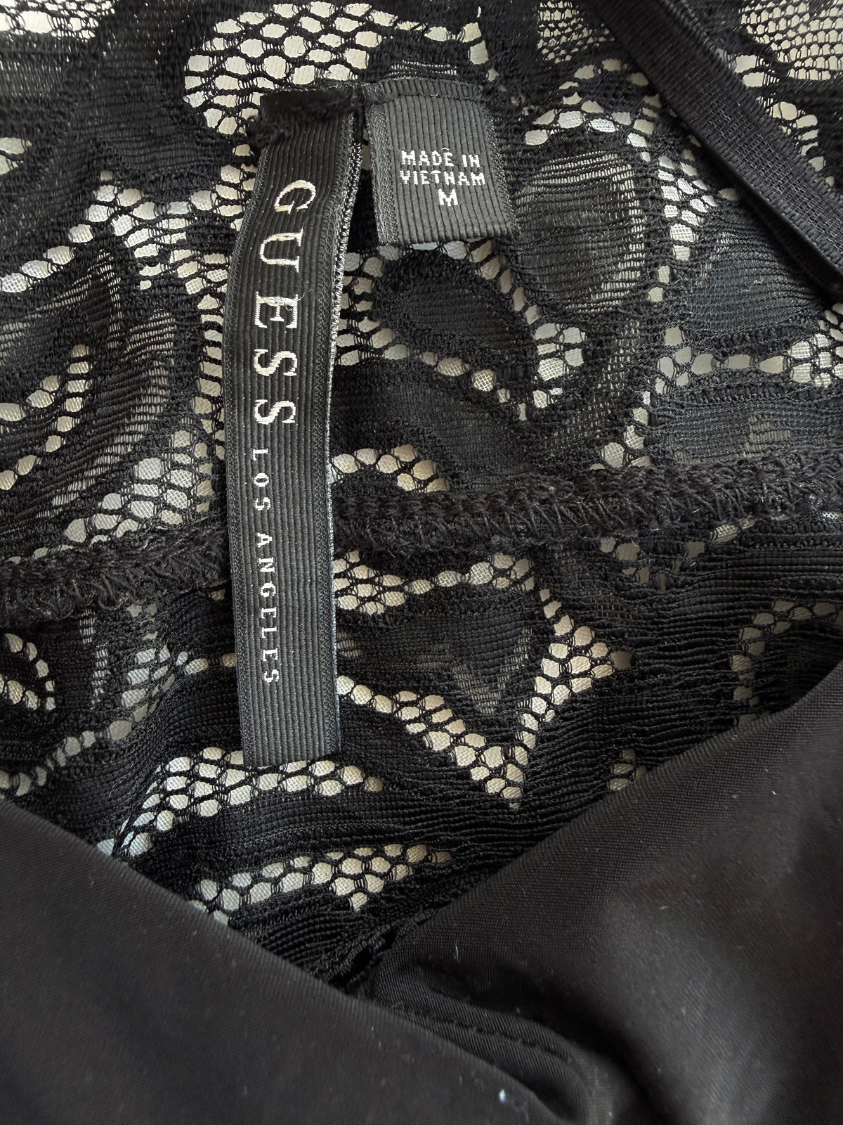 GUESS TEE ENCAJE (M)