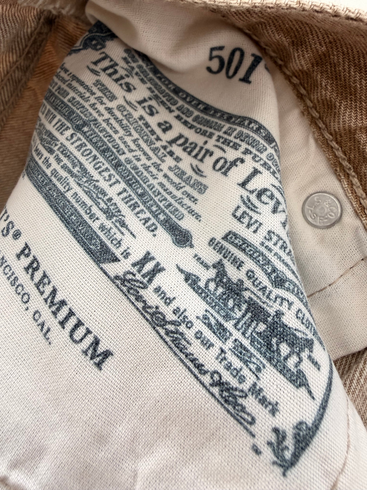 LEVI’S 501 PANTS (38)