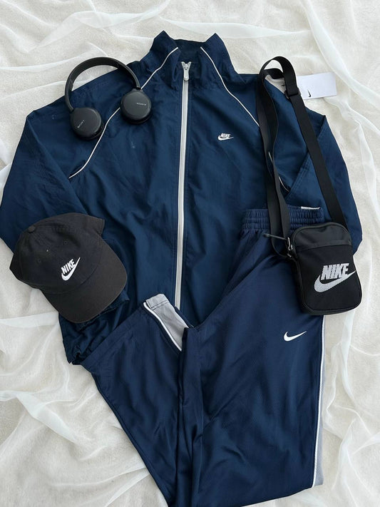 NIKE ZIP JACKET (M)
