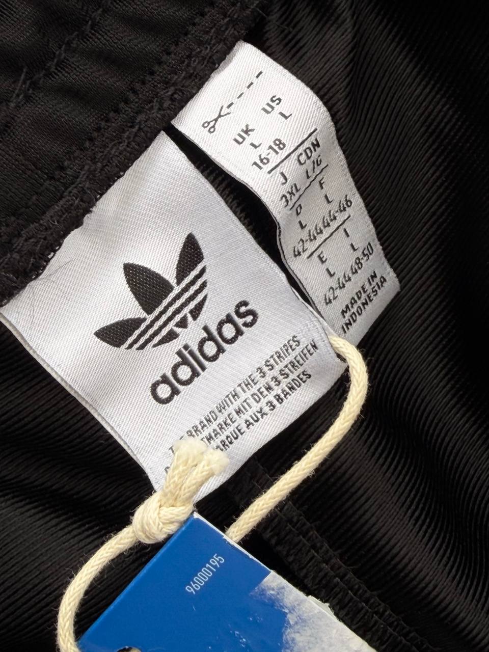 BAGGY ADIDAS (L)