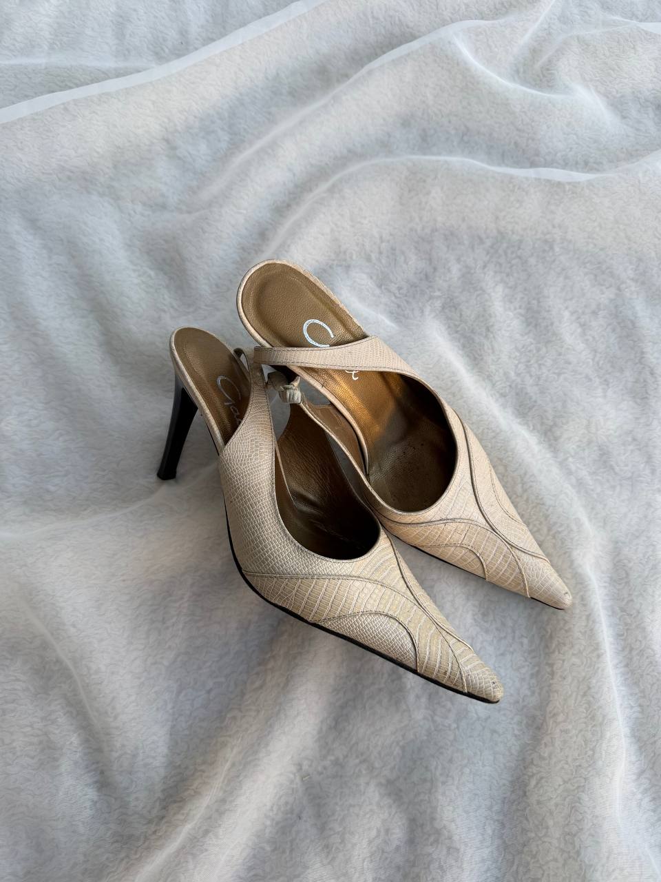 KITTEN HEELS BEIGE GACEL (35.5)