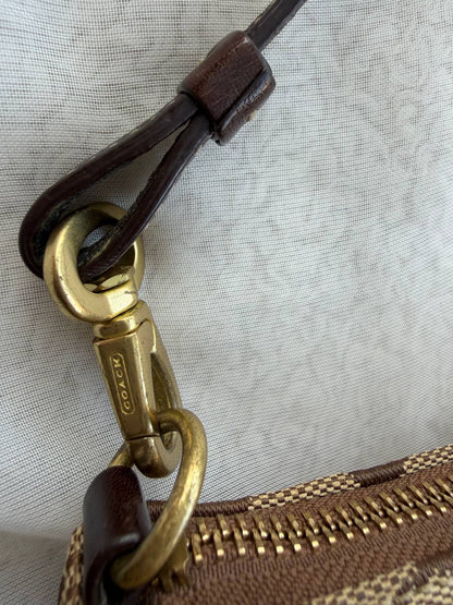 SIGNATURE COACH CANVA
